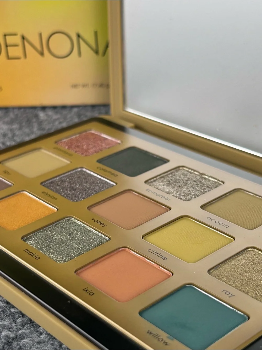 BNIB NATASHA DENONA YUCCA Eyeshadow PALETTE FULL SIZE 15 matte shimmer SHADES